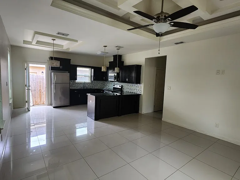 804 E Myrtle Beach Ave #3 — Photo 5