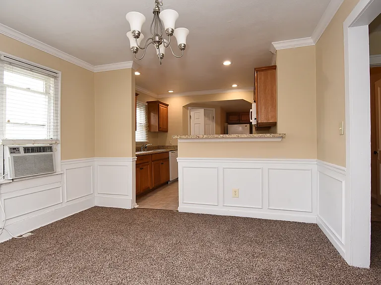 302 E Aquarium Pl — Photo 7