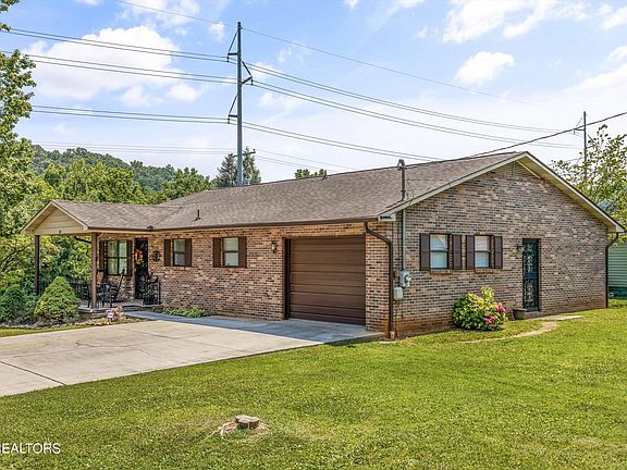 3rd image of 105 Seminole Rd