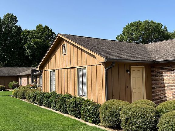 4th image of 71 Evergreen Ln #7