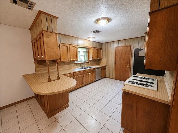 2nd image of 46282 Morris Rd