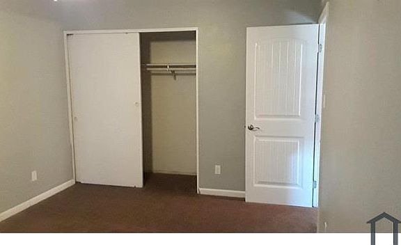 3rd image of 4617 E Jones Ave