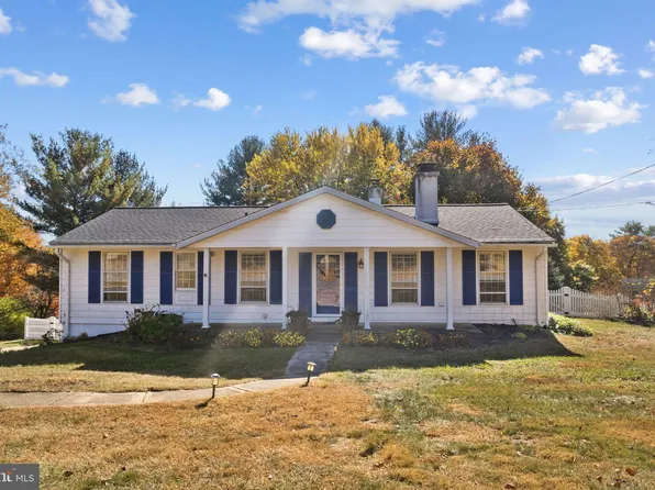 490 Stewart Dr, West Chester, PA 19380