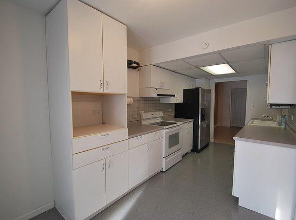 2nd image of 30W323 Pinehurst Dr