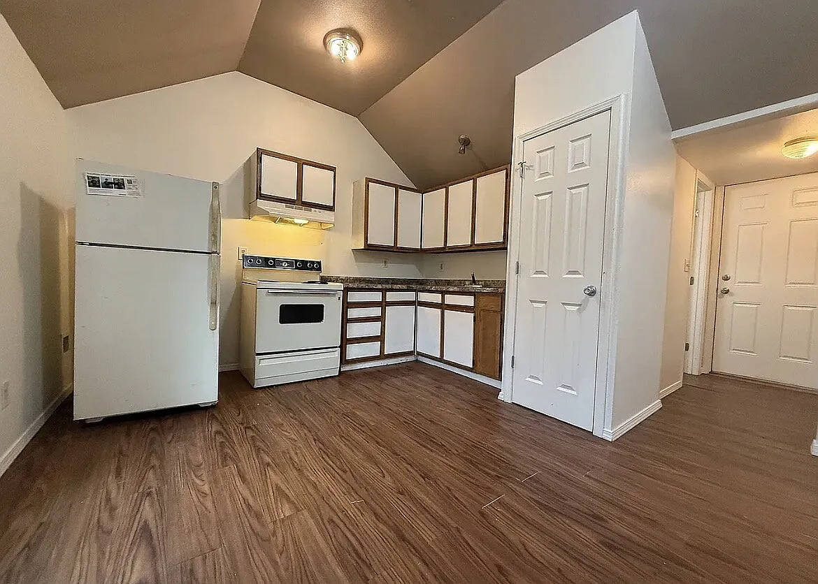 1-Bedroom Retreat at 1324 W. Maple St., Collinsville — Photo 3