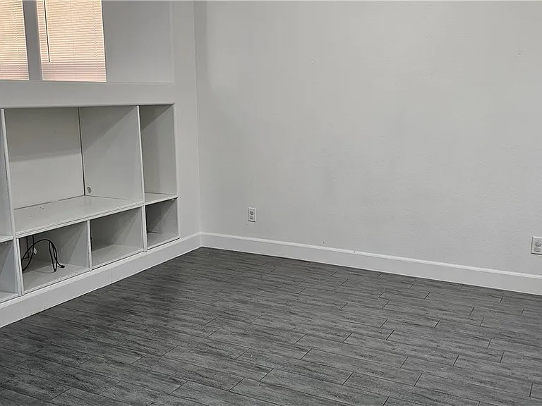 7451 Benlomond Ave — Photo 9