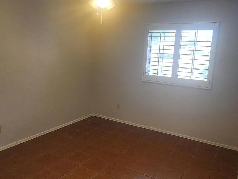 71 E Windhill Dr — Photo 18