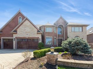 44 Baker Ln, Naperville, IL 60565