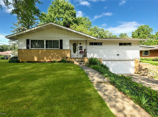 1941 Oakridge Dr, Akron, OH 44313