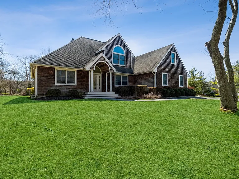 20 Broidy Ln — Photo 2