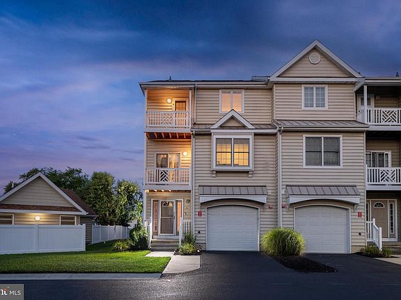 2nd image of 9823 Golf Course Rd Unit 16