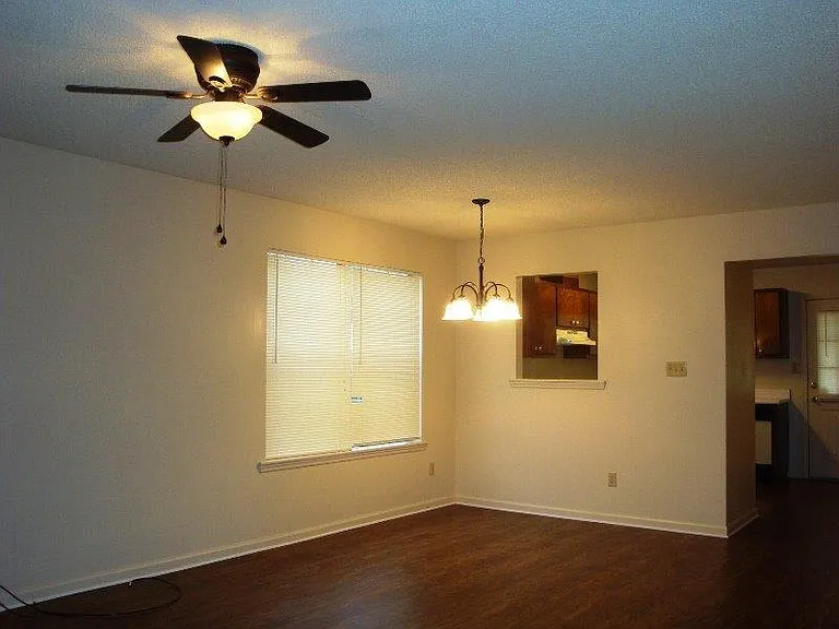 343 Brookfield Rd — Photo 3