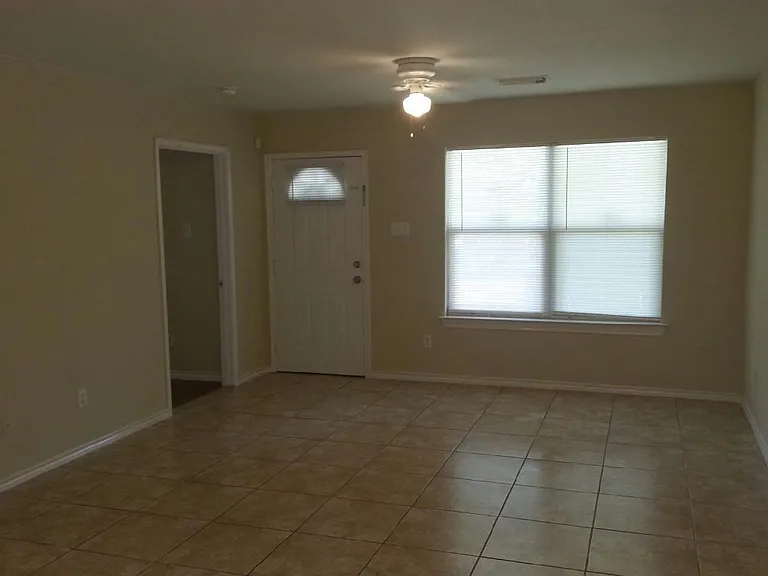 9731 Shive Dr — Photo 5