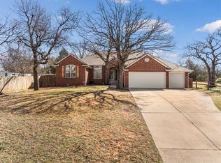 1008 N Creek Dr, Edmond, OK 73034