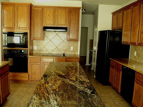 3rd image of 1827 Crescent Oak Dr