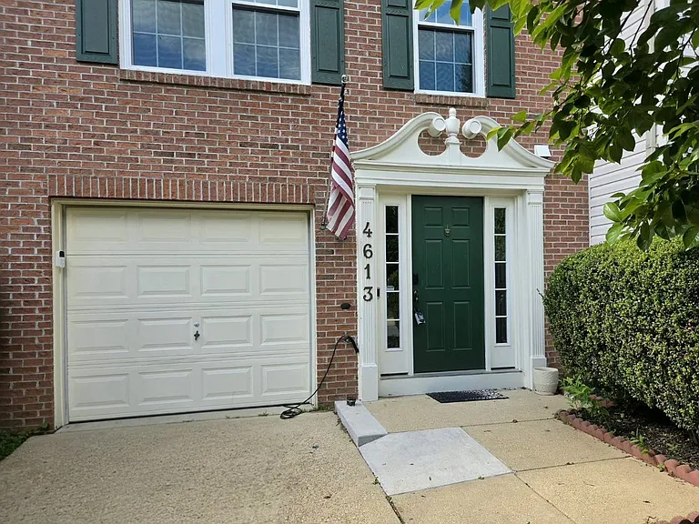 4613 Ripley Manor Ter — Photo 2
