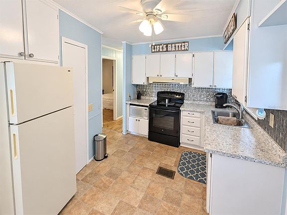 5th image of 419 SINCLAIR CIRCLE
