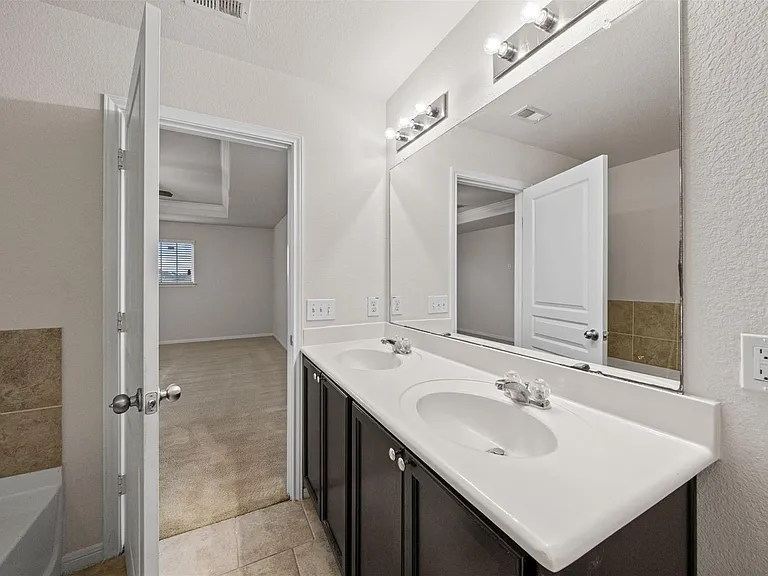 19603 Blue Pine Cir — Photo 28