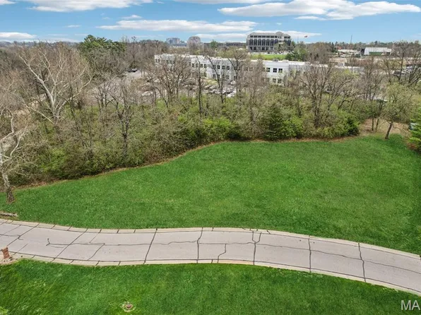 13004 Pingry Pl, Saint Louis, MO 63131