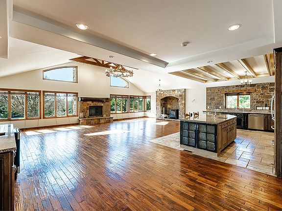 5th image of 8638 SW Lost Lake Rd