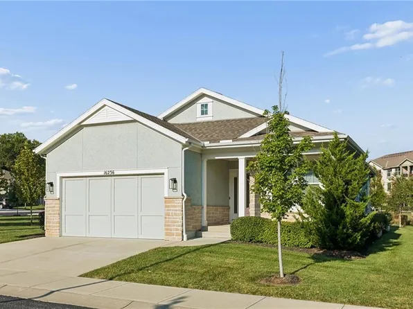 16236 Broadmoor St, Overland Park, KS 66085