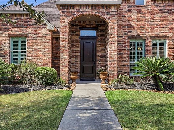 3rd image of 102 Mandavilla Way