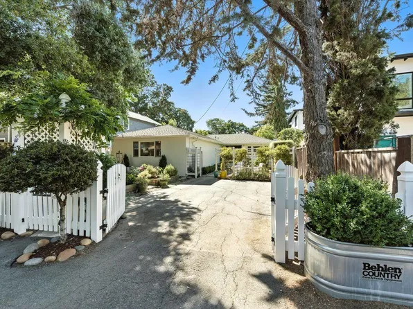 1422 W Selby Ln, Redwood City, CA 94061