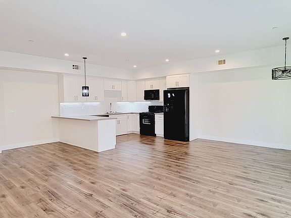 3rd image of 340 N Oxford Ave #204