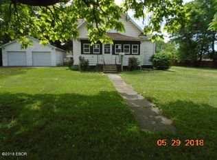 109 N Stanford Rd, Flora, IL 62839