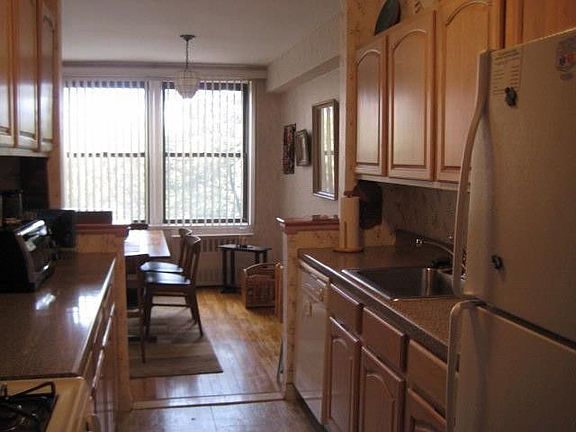 4th image of 75-36 Bell Blvd APT 4C