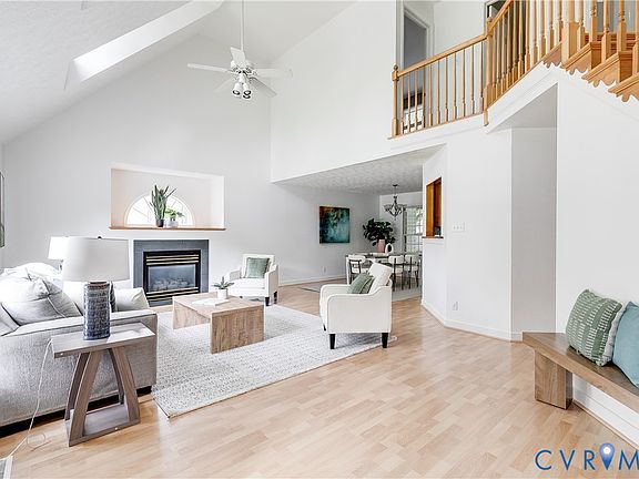 3rd image of 10107 Grovecrest Ct