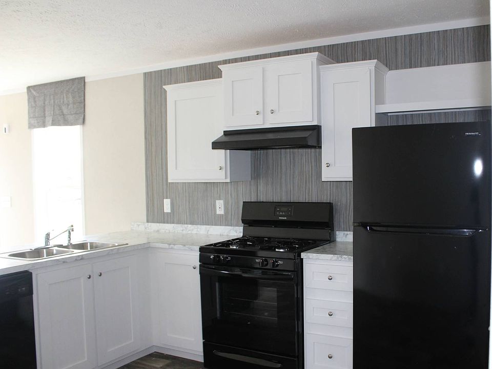 2nd image of 8 Abraham Joseph Cir #8