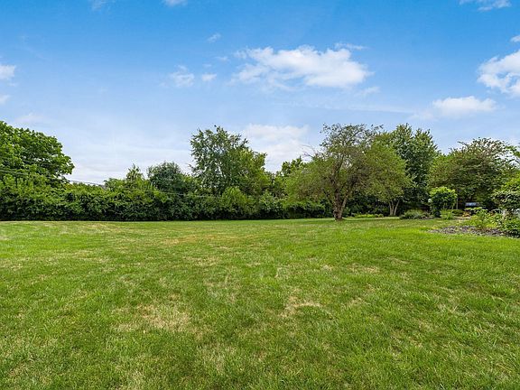 3rd image of 8567 Chevington Chase Dr