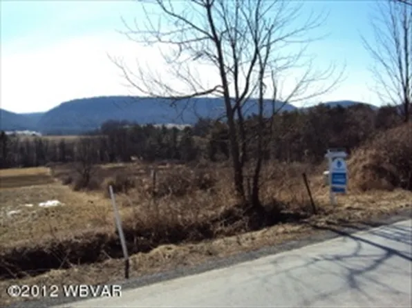 1371 W Valley Rd, Loganton, PA 17747