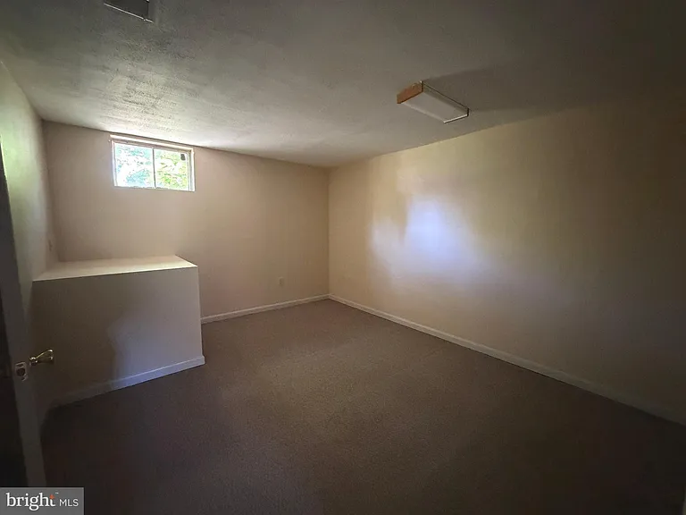 407 Tamarack Cir — Photo 36