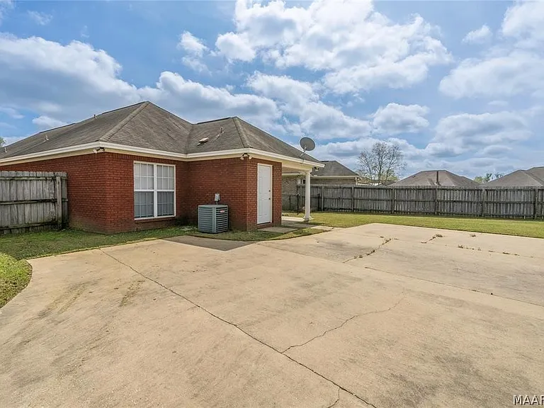 8725 Lindsey Ln — Photo 30