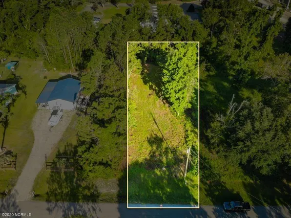 104 Bogue Sound Dr, Cape Carteret, NC 28584