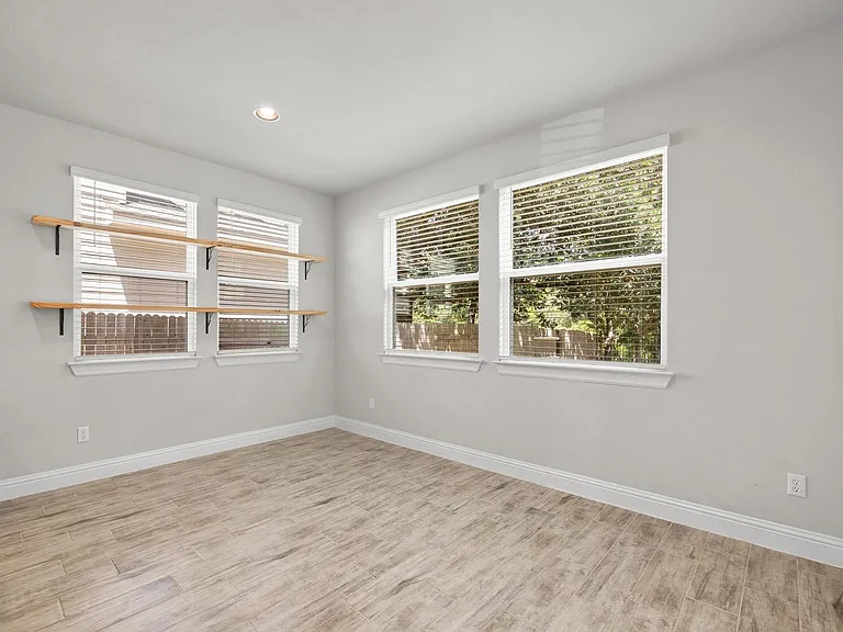 173 Riverhill Dr — Photo 12