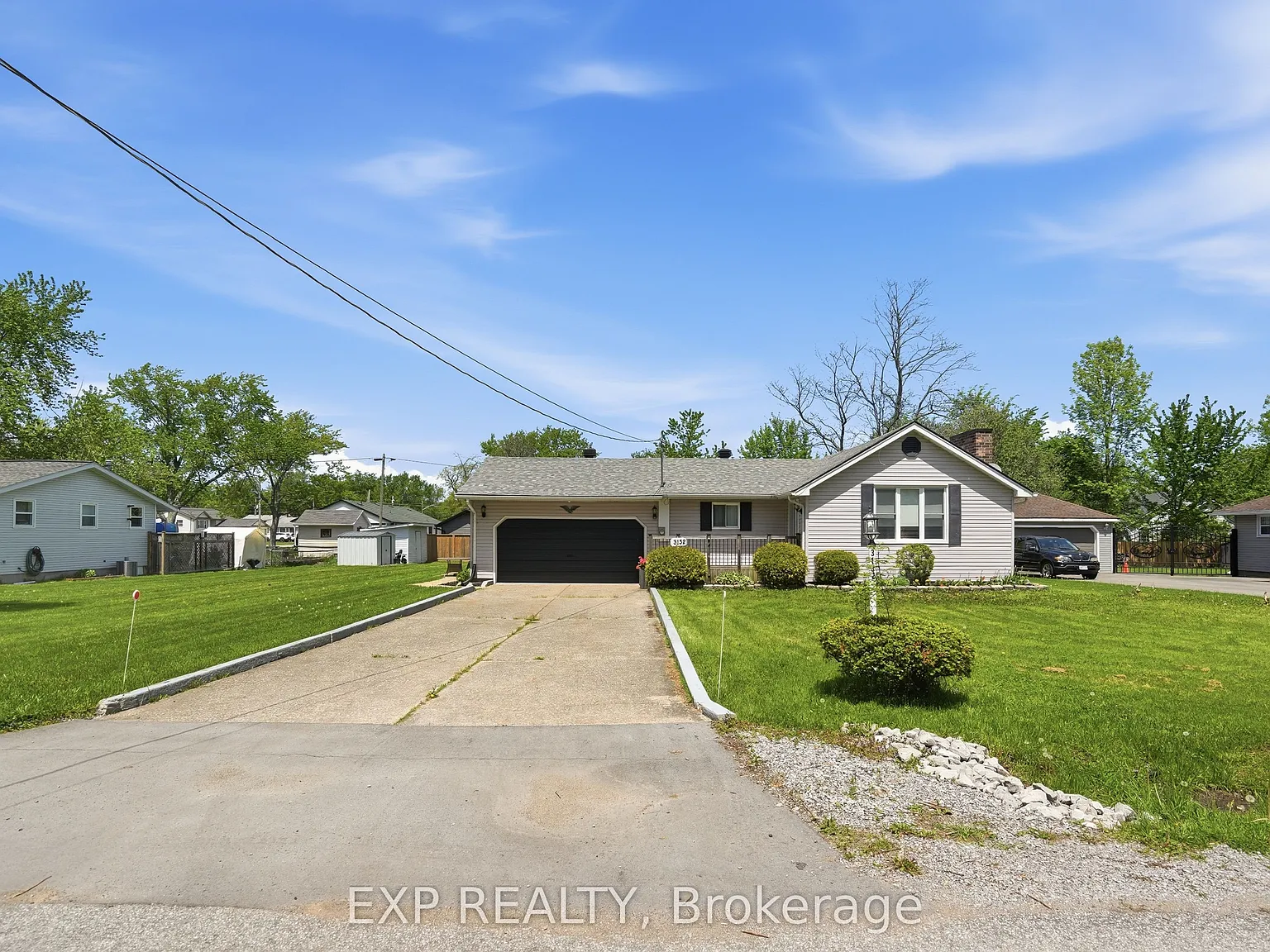 4 bed, $2,300 — Photo 2
