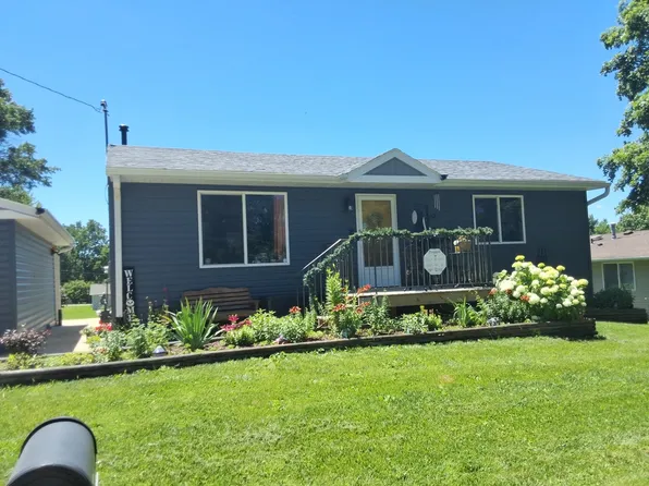 215 9th St W, Mantorville, MN 55955