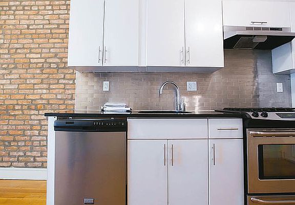 5th image of 293 Irving Ave #1B