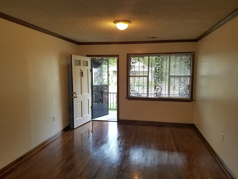 1545 Britton St — Photo 2