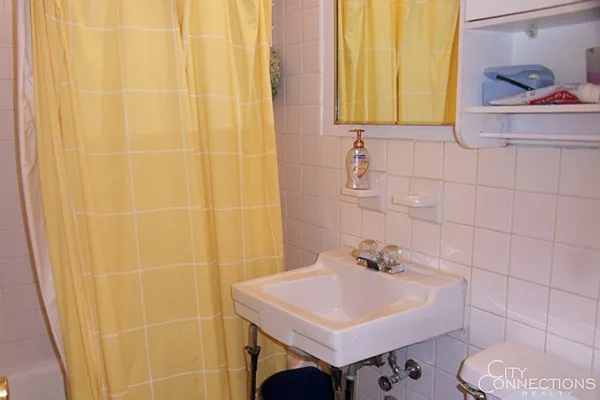 Rented by City Connections Realty | media 21