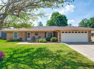6764 Ridgetop Rd, North Richland Hills, TX 76182