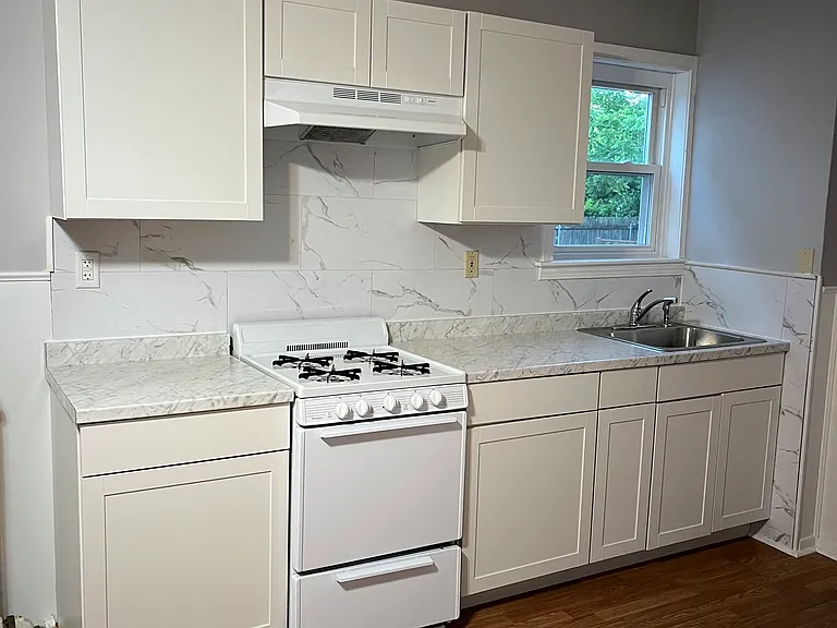 33 Atlantic St #1 — Photo 7