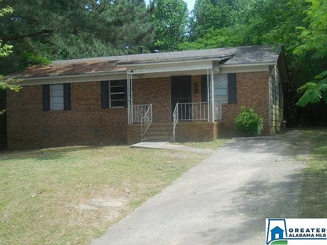 2nd image of 405 Clio St