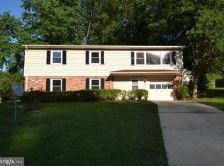 7103 Galgate Dr, Springfield, VA 22152