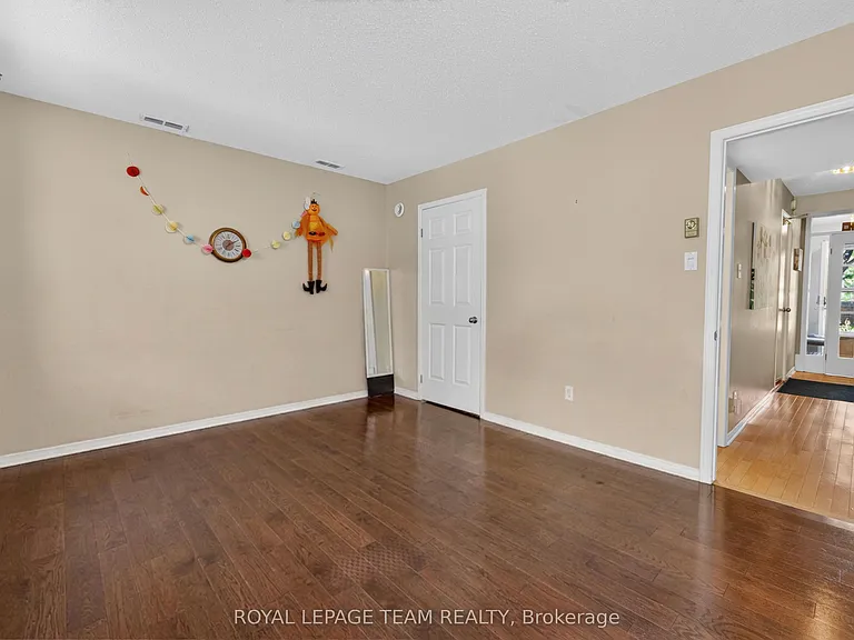 2086 Carling Ave — Photo 5