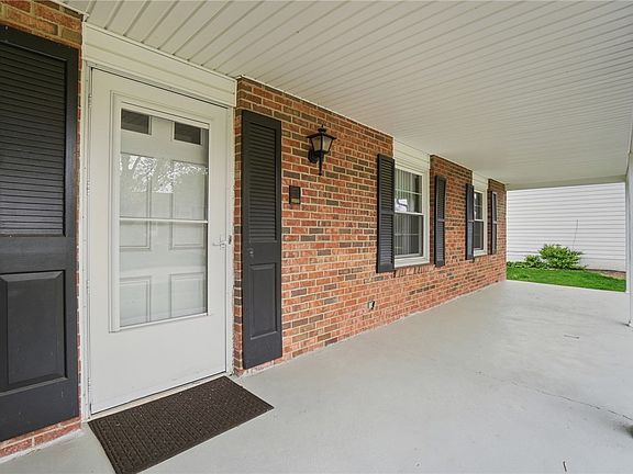 4th image of 6650 Ranch Hill Dr
