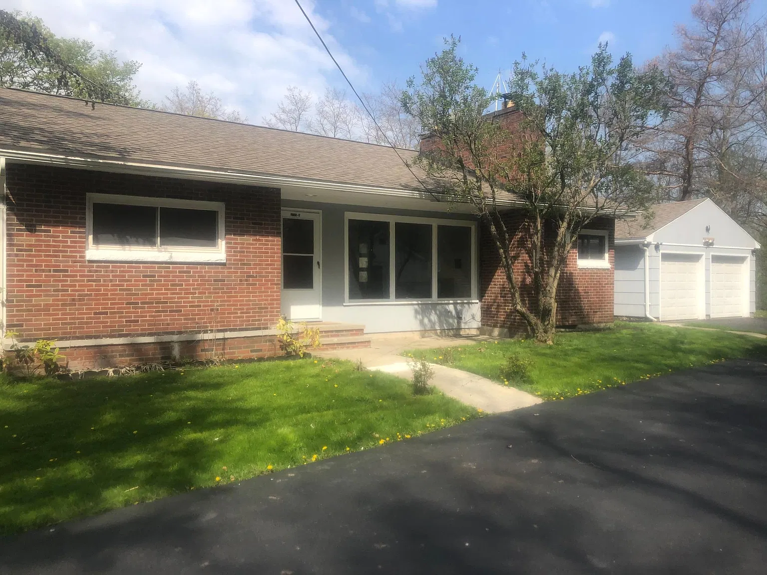 2521 Niagara Falls Blvd — Photo 2